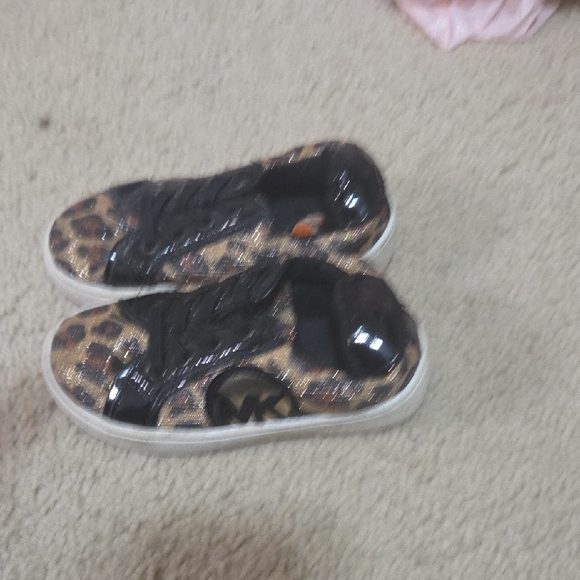 Micheal Kors Kids Sneakers - Picture 5 of 5